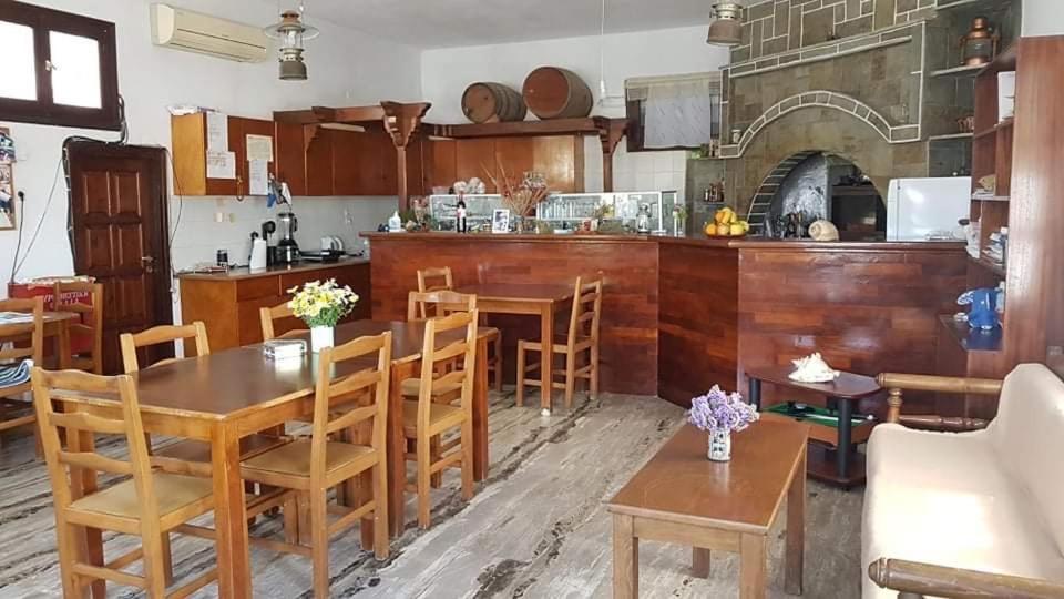 Helios Pension Extérieur photo